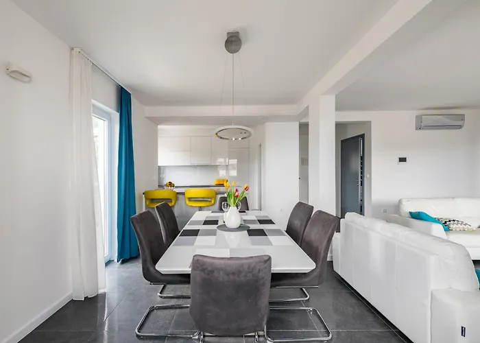 Ferias In Makarska, With Private Pool Makarska