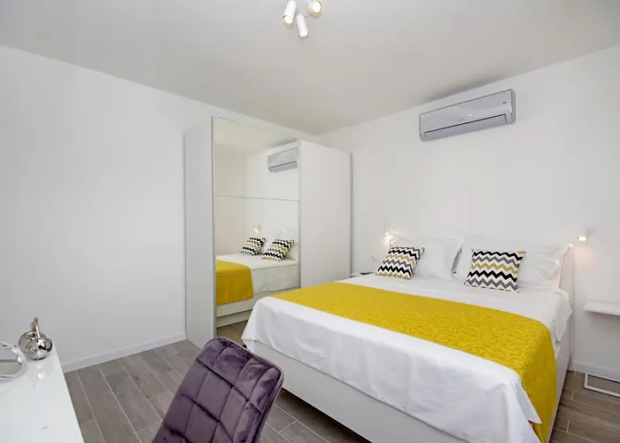 Ferias In Makarska, With Private Pool * Makarska