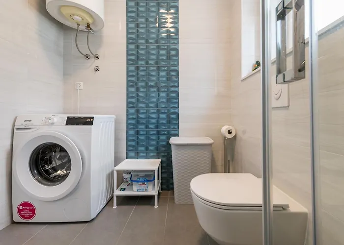 וילה Ferias In Makarska, With Private Pool מאקרסקה