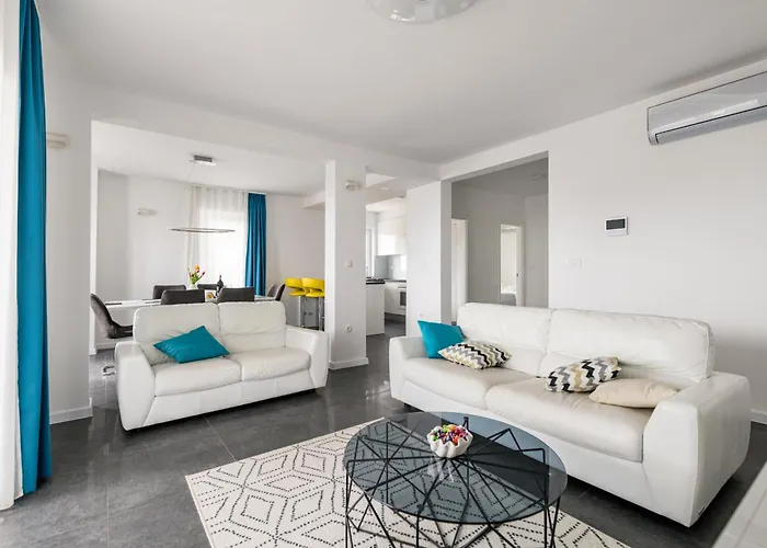 Ferias In Makarska, With Private Pool *