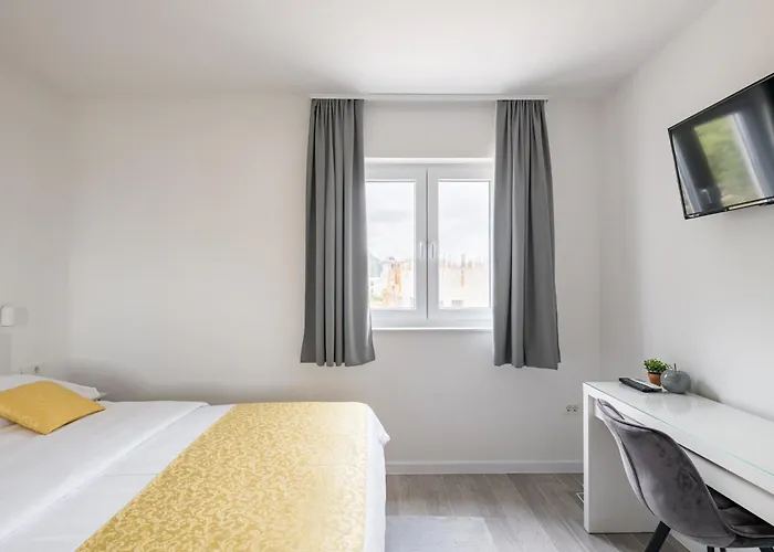 Ferias In Makarska, With Private Pool * Makarska