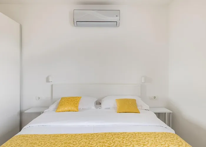 Ferias In Makarska, With Private Pool