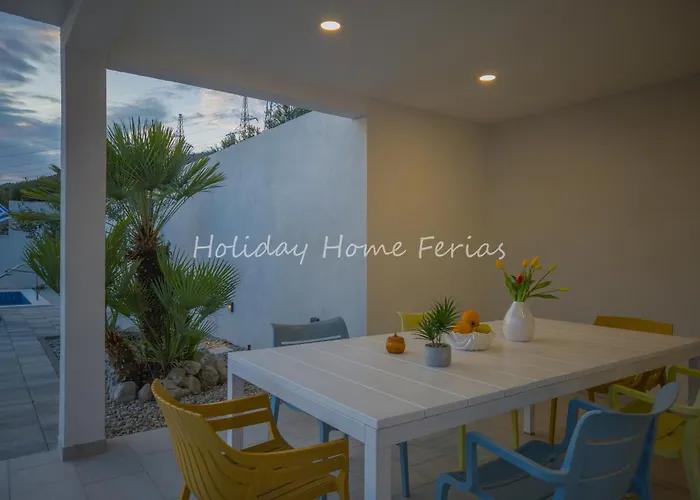 Ferias In Makarska, With Private Pool וילה מאקרסקה